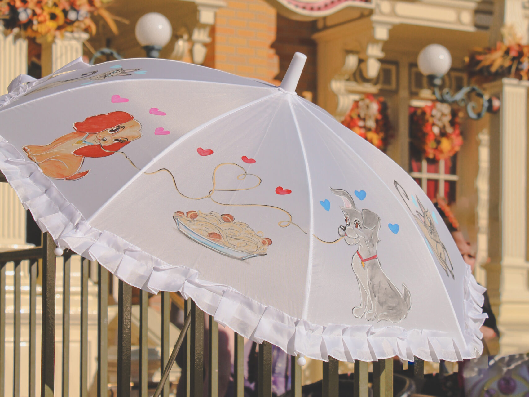 PARASOLS FOR A BELLA NOTTE